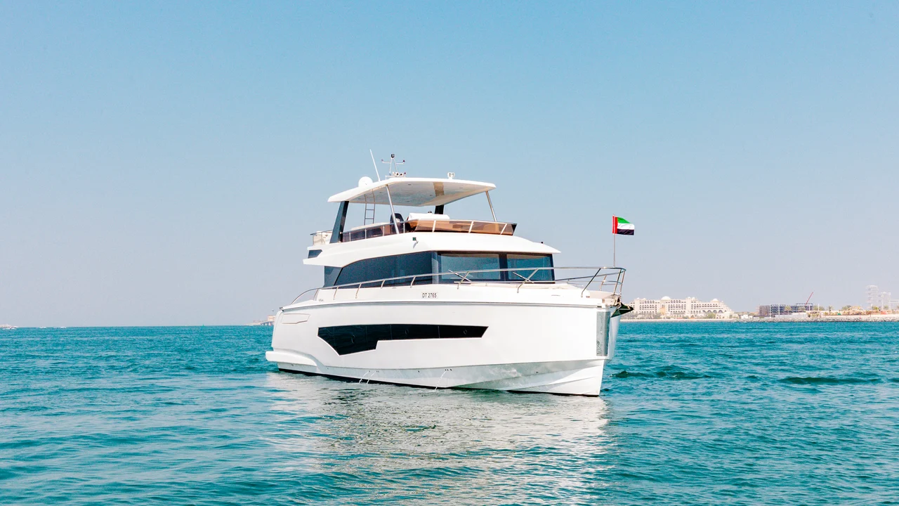 Motor yacht reno