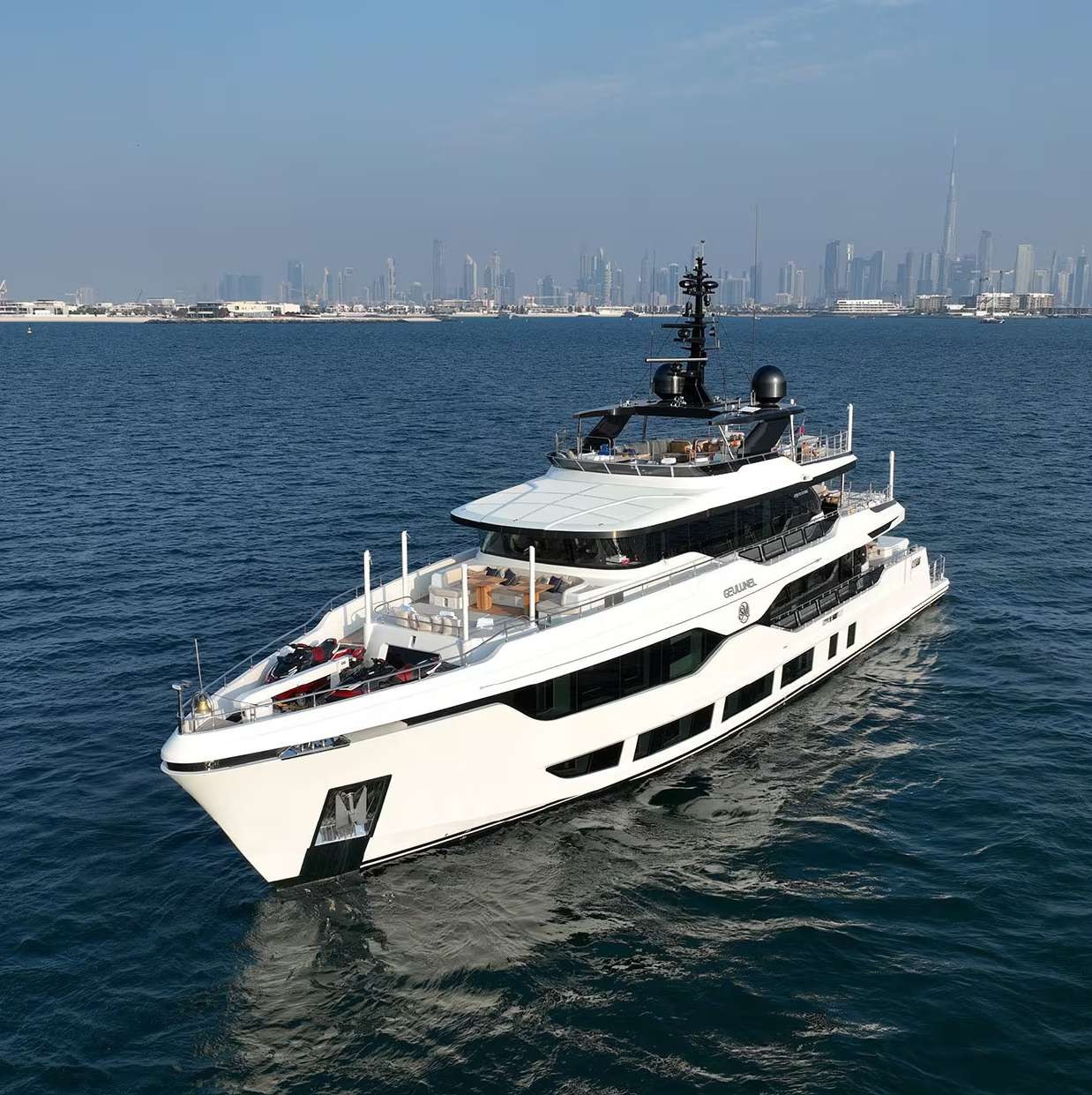 Geulunel yacht charter Abu Dhabi Grand Prix