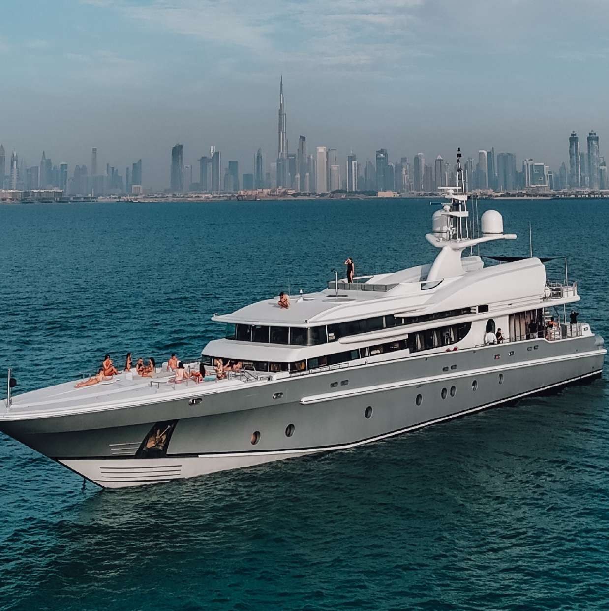 Thunder yacht charter Abu Dhabi Grand Prix